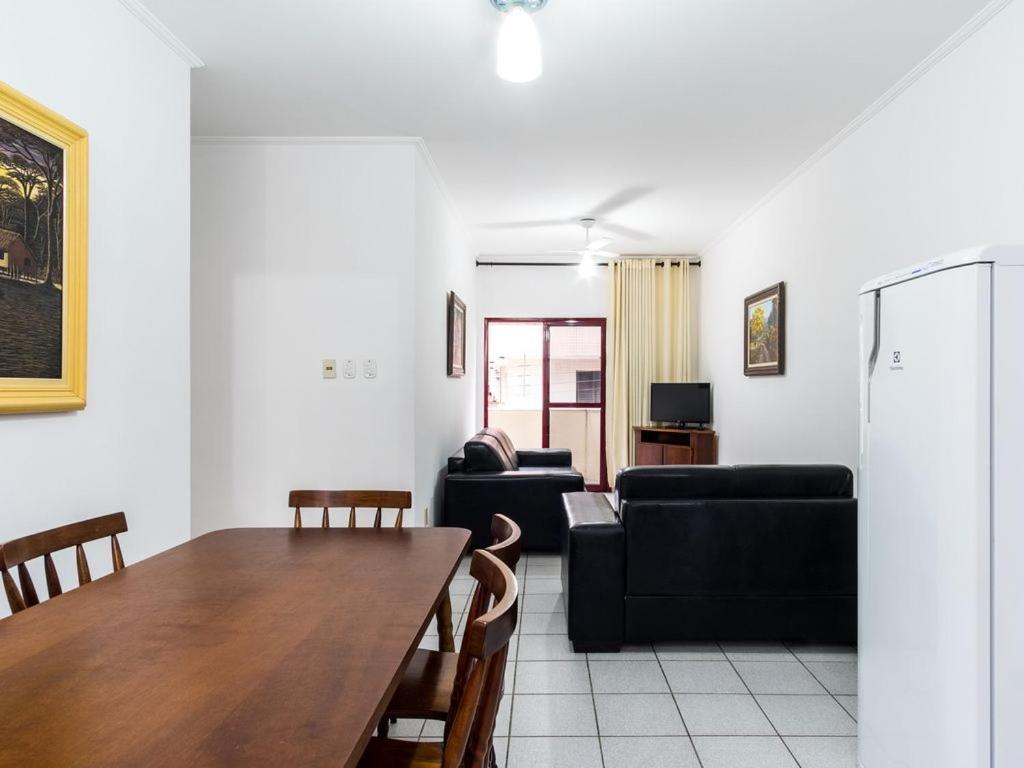 Apartamento Espacoso Com Ar Condicionado E Wi-Fi, A 100 Metros Da Praia - Edificio Estoril Ubatuba Eksteriør billede
